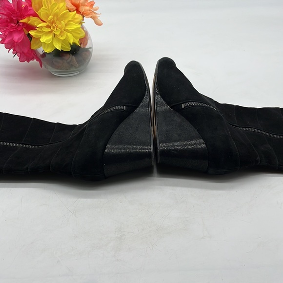 Taryn Rose Black Shin High Suede Wedge Boot Size 10. TB2694 - Picture 5 of 7